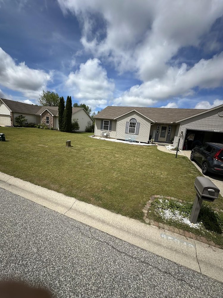 Lawn Mowing & Edging